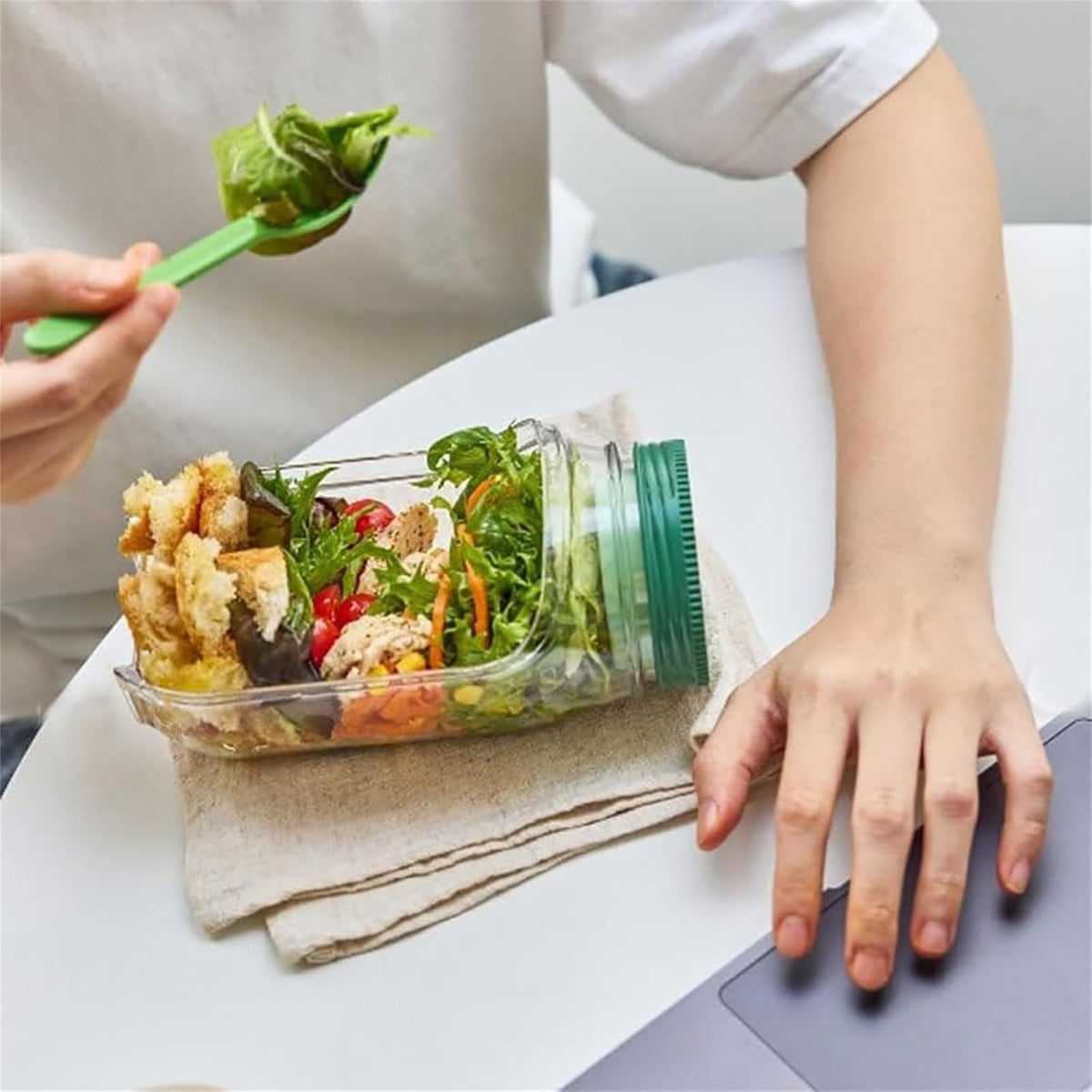 Vertical Layering Salad Pod
