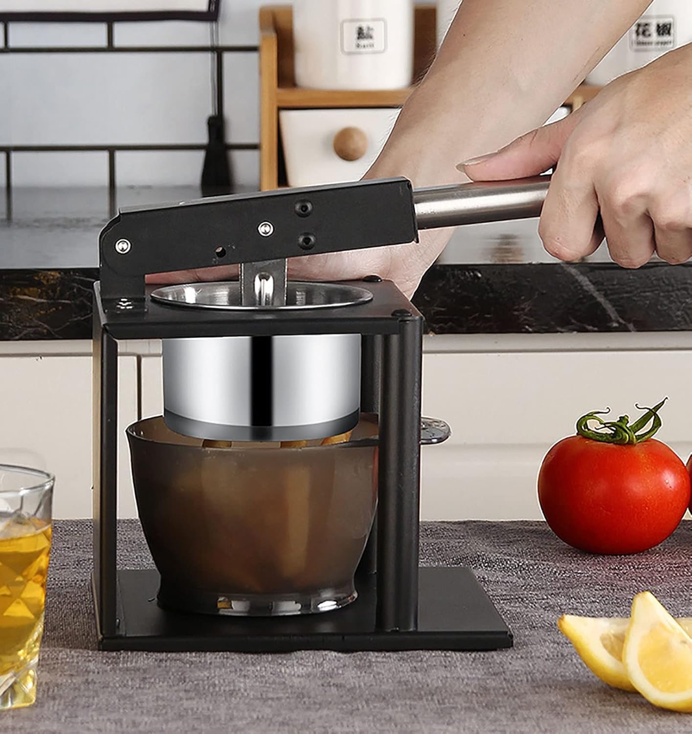 Easy Lemon Squeezer